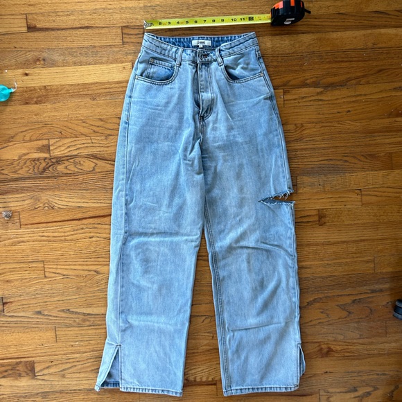 Wide Leg, Baggy Denim - Picture 3 of 7